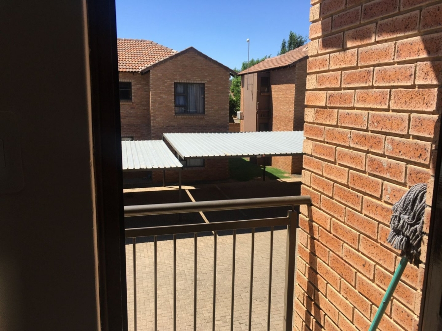 2 Bedroom Property for Sale in Vredenhof Sh Free State